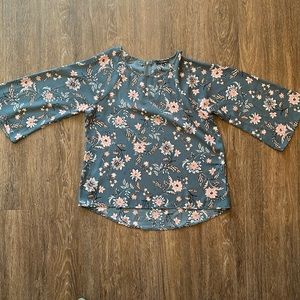 Papermoon Women’s size medium floral shirt. Back zipper detail. Bell sleeves.